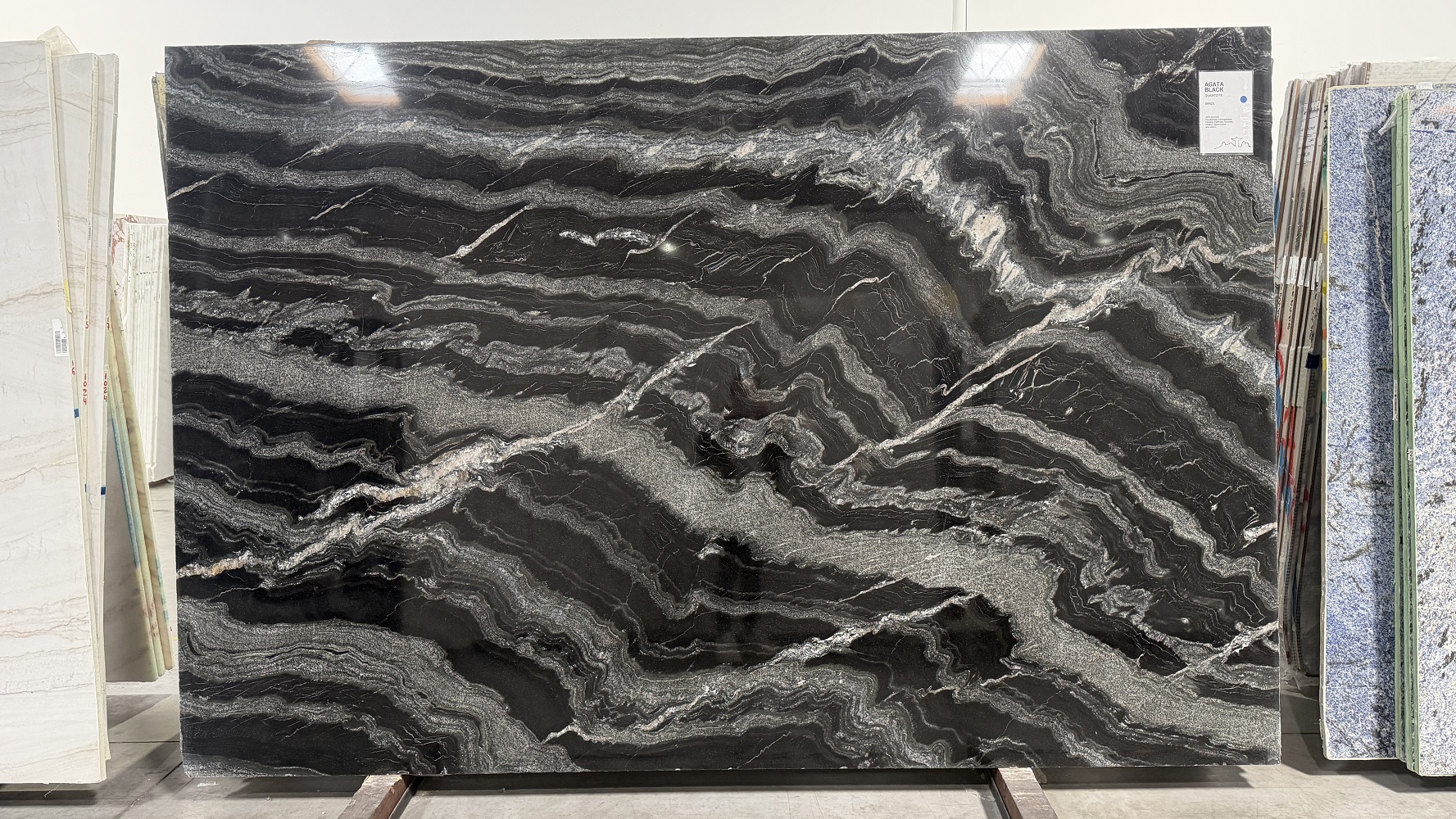 Agata Black Quartzite